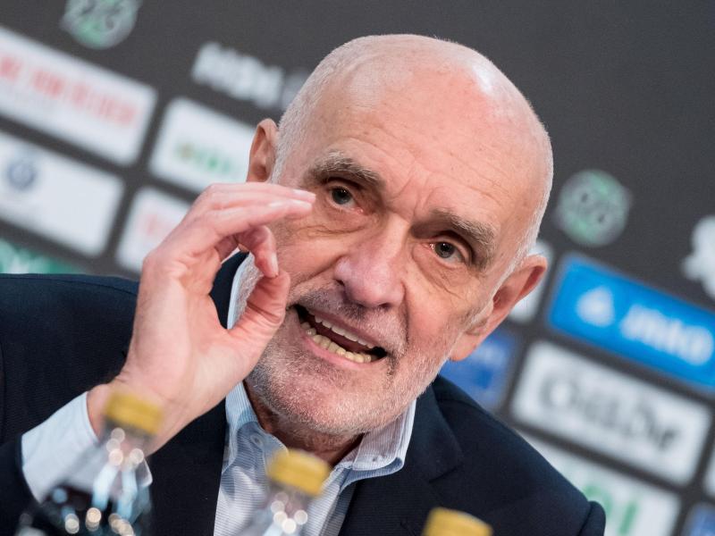 Martin Kind ist Mehrheitsgesellschafter bei Hannover 96 Martin Kind ist Mehrheitsgesellschafter bei Hannover 96