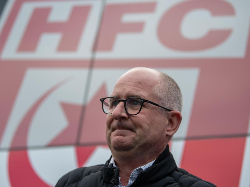 Jens Rauschenbach, Präsident des Halleschen FC, hält einen Umzug für 