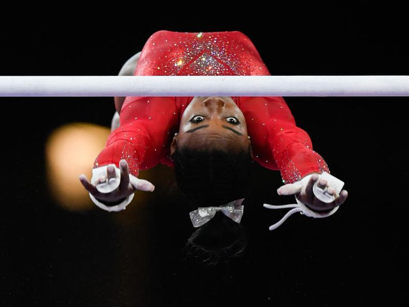 Simone Biles aus den USA turnt 2019 am Stufenbarren. In den USA gibt es in diesem Jahr keine nationalen Turn-Meisterschaften Simone Biles aus den USA turnt 2019 am Stufenbarren. In den USA gibt es in diesem Jahr keine nationalen Turn-Meisterschaften
