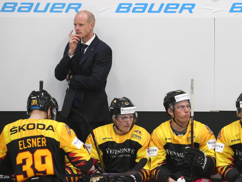 Trainer Toni Söderholm und die deutsche Eishockey-Nationalmannschaft spielen bei der WM 2021 in Riga Trainer Toni Söderholm und die deutsche Eishockey-Nationalmannschaft spielen bei der WM 2021 in Riga