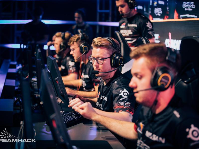 Für FaZe Clan um Håvard «rain» Nygaard (Mitte) läuft alles nach Plan Für FaZe Clan um Håvard «rain» Nygaard (Mitte) läuft alles nach Plan