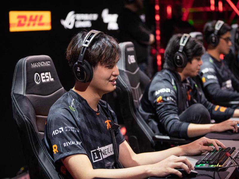 Mit Daryl Koh "iceiceice" Pei Xiang (l.) hat Fnatic einen der erfahrendsten Offlaner der Welt unter Vertrag Mit Daryl Koh "iceiceice" Pei Xiang (l.) hat Fnatic einen der erfahrendsten Offlaner der Welt unter Vertrag