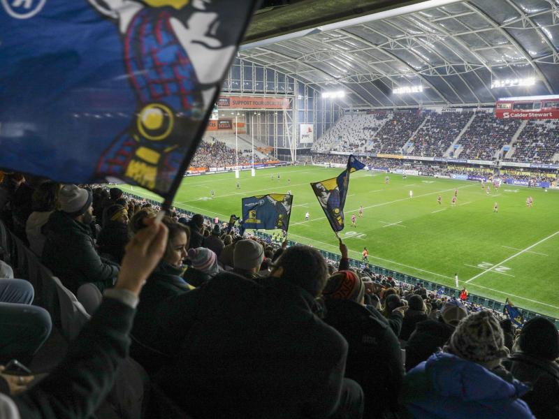 Über 20.000 Fans haben in Neuseeland das erste Rugby-Spiel seit drei Monaten mit Zuschauern bejubelt Über 20.000 Fans haben in Neuseeland das erste Rugby-Spiel seit drei Monaten mit Zuschauern bejubelt