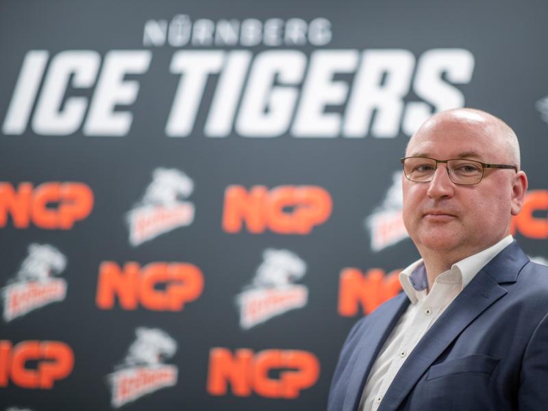 Frank Fischöder wurde als neuer Trainer der Nürnberg Ice Tigers vorgestellt Frank Fischöder wurde als neuer Trainer der Nürnberg Ice Tigers vorgestellt