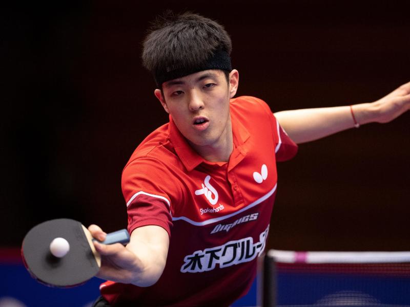 Dang Qiu gewann das Finale deutlich mit 4:0 in Sätzen Dang Qiu gewann das Finale deutlich mit 4:0 in Sätzen
