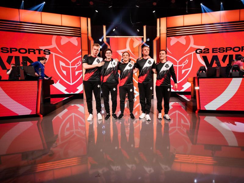 Titelverteidiger G2 sichert sich beim zweiten Versuch einen Platz im Finale der LEC Sommer Playoffs. (Archivbild) Titelverteidiger G2 sichert sich beim zweiten Versuch einen Platz im Finale der LEC Sommer Playoffs. (Archivbild)