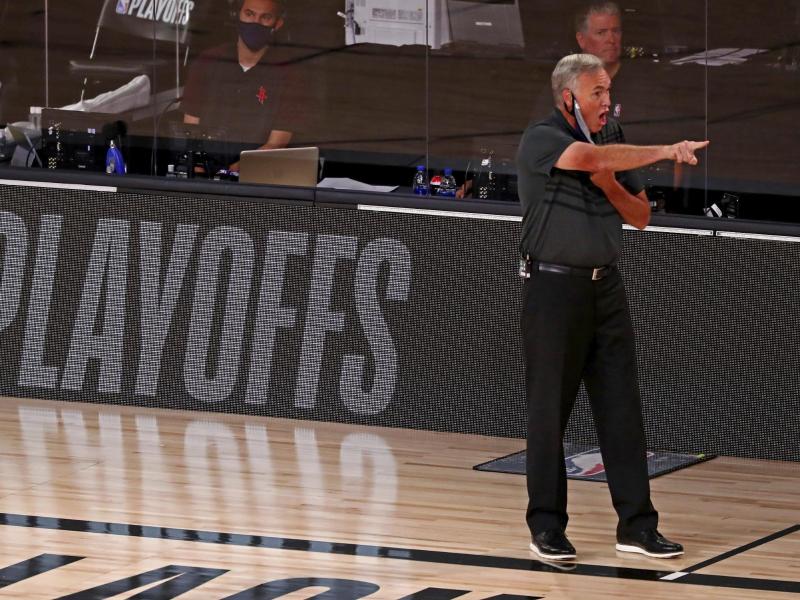 Nach dem Playoff-Aus gegen die Lakers verlässt Trainer Mike D'Antoni die Houston Rockets Nach dem Playoff-Aus gegen die Lakers verlässt Trainer Mike D'Antoni die Houston Rockets
