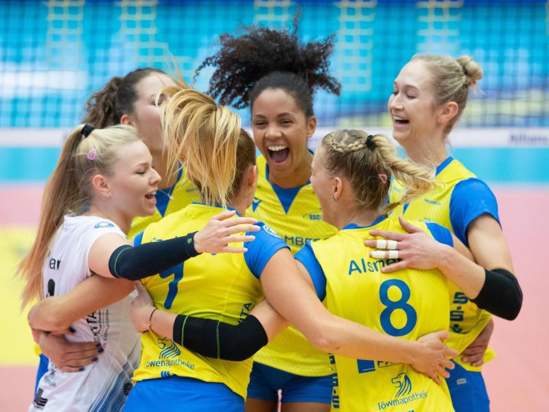 Die Volleyballerinnen des SSC Palmberg Schwerin gewannen zum vierten Mal in Serie den Supercup Die Volleyballerinnen des SSC Palmberg Schwerin gewannen zum vierten Mal in Serie den Supercup
