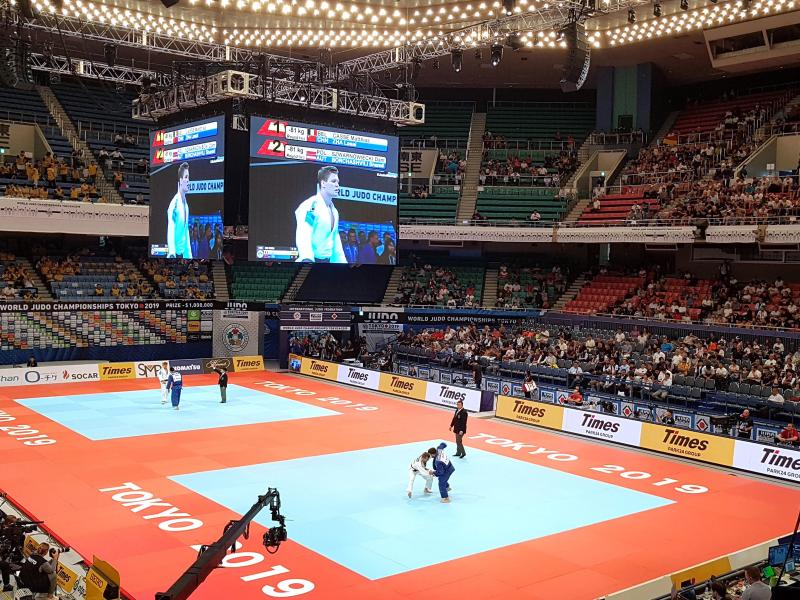 Blick in die Sporthalle während eines Judo-Turniers Blick in die Sporthalle während eines Judo-Turniers