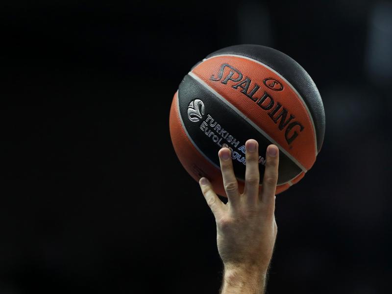 Zenit St. Petersburg wurde aufgrund zweier abgesagter Partien nach Corona-Fällen bestraft Zenit St. Petersburg wurde aufgrund zweier abgesagter Partien nach Corona-Fällen bestraft