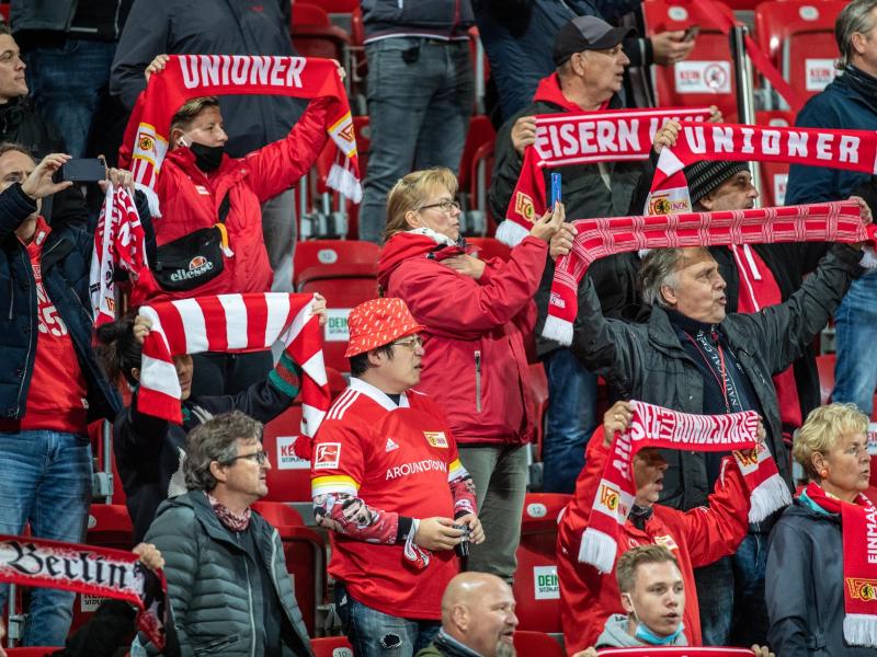 Bei einem Testspiel haben sich die Fans von Union Berlin das Singen nicht nehmen lassen Bei einem Testspiel haben sich die Fans von Union Berlin das Singen nicht nehmen lassen