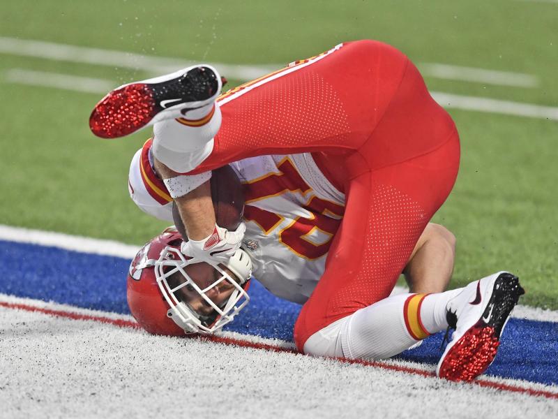 Travis Kelce von den Kansas City Chiefs in der Endzone Travis Kelce von den Kansas City Chiefs in der Endzone