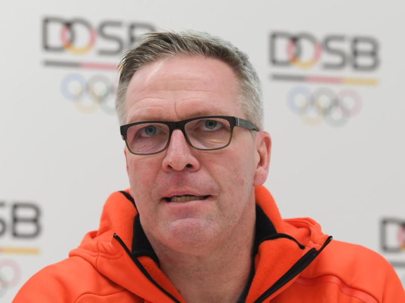 Dirk Schimmelpfennig sporgt sich um die Sportlerinnen und Sportler Dirk Schimmelpfennig sporgt sich um die Sportlerinnen und Sportler