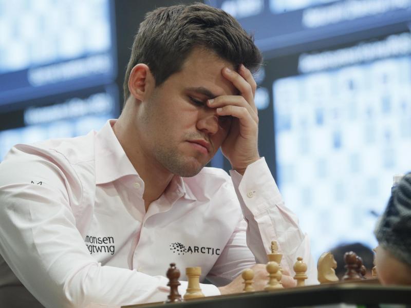 Misst sich mit seinen Konkurrenten vor der heimischen Webcam: Schachweltmeister Magnus Carlsen Misst sich mit seinen Konkurrenten vor der heimischen Webcam: Schachweltmeister Magnus Carlsen