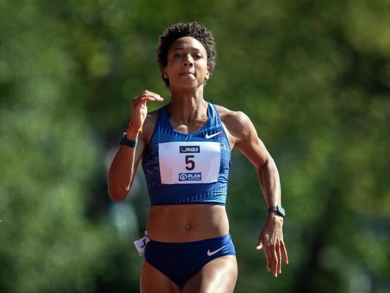 Malaika Mihambo strebt bei den Olympischen Spielen 2021 in Tokio einen Start über 100 Meter an Malaika Mihambo strebt bei den Olympischen Spielen 2021 in Tokio einen Start über 100 Meter an