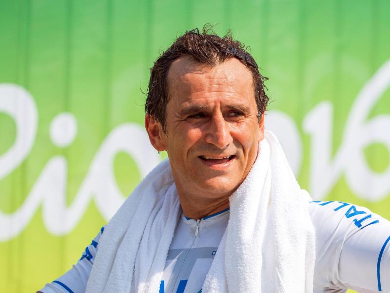 War im Sommer mit seinem Handbike verunglückt: Der frühere Formel-1-Pilot Alessandro Zanard War im Sommer mit seinem Handbike verunglückt: Der frühere Formel-1-Pilot Alessandro Zanard