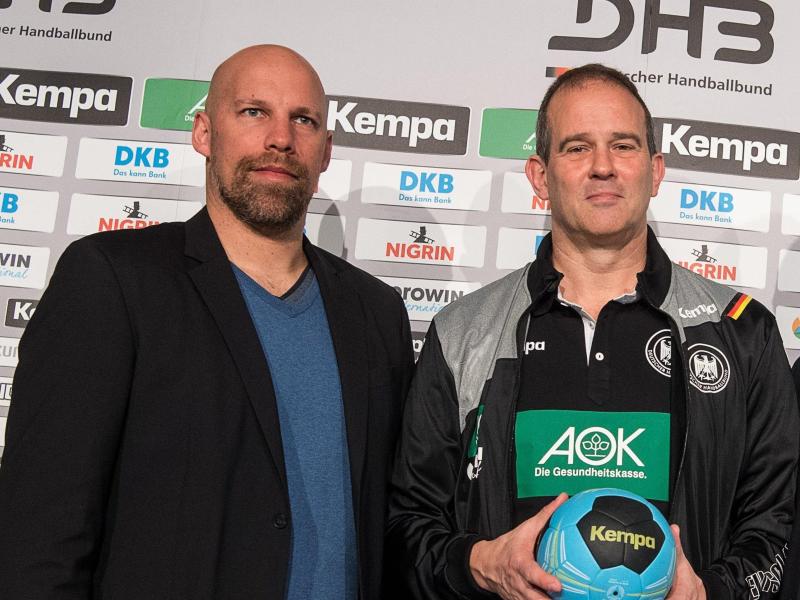 DHB-Vorstand Axel Kromer (l) und Frauen-Bundestrainer Henk Groener DHB-Vorstand Axel Kromer (l) und Frauen-Bundestrainer Henk Groener