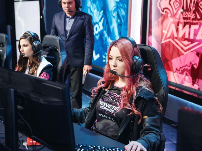 Vaevictis Esports stellte 2019 ein rein weibliches Team für die LCL auf Vaevictis Esports stellte 2019 ein rein weibliches Team für die LCL auf