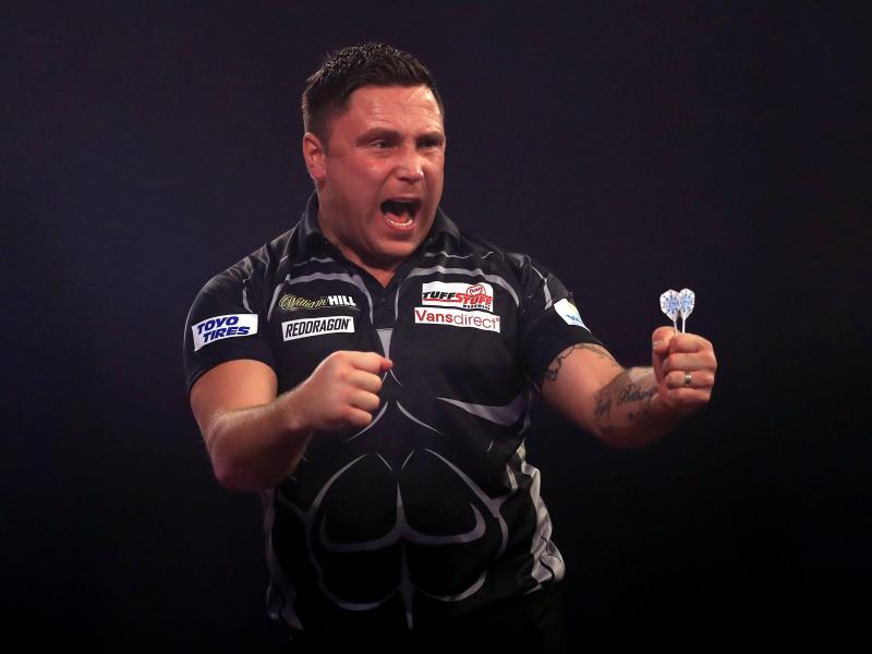 Der Waliser Gerwyn Price feiert seinen Sieg Der Waliser Gerwyn Price feiert seinen Sieg