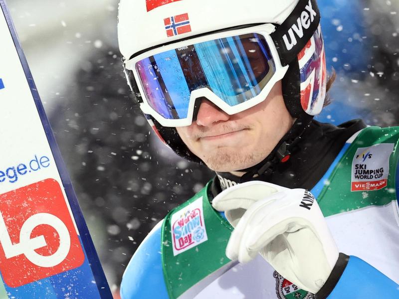Ist nach seiner Kiefer-OP in Bischofshofen wieder dabei: Marius Lindvik Ist nach seiner Kiefer-OP in Bischofshofen wieder dabei: Marius Lindvik