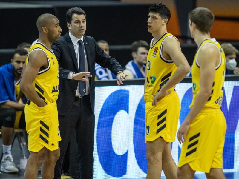 Alba Berlin musste sich gegen starke Mailänder geschlagen geben Alba Berlin musste sich gegen starke Mailänder geschlagen geben