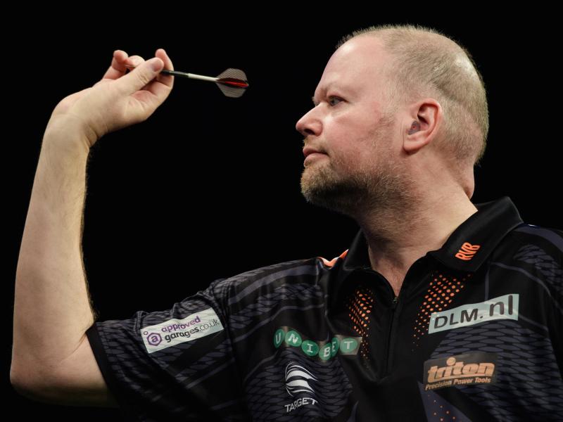 Raymond van Barneveld spielte sein letztes Match bei der WM 2019 Raymond van Barneveld spielte sein letztes Match bei der WM 2019