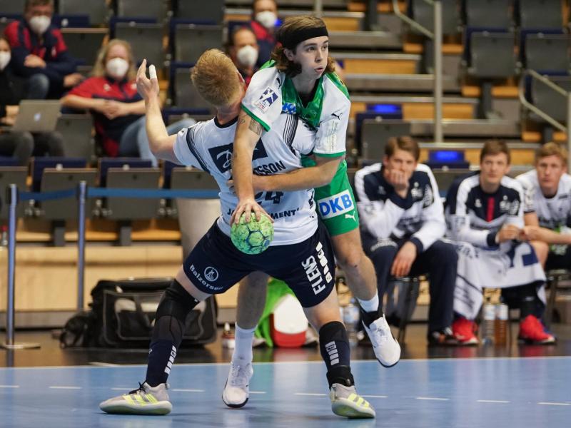 Jim Gottfridsson (l) behielt mit Flensburg-Handwitt gegen Jacob Holm und die Berliner Füchse letztlich die Oberhand Jim Gottfridsson (l) behielt mit Flensburg-Handwitt gegen Jacob Holm und die Berliner Füchse letztlich die Oberhand