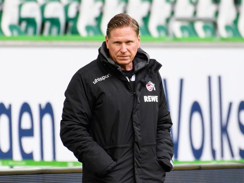 Kölns Trainer Markus Gisdol steht am Spielfeldrand