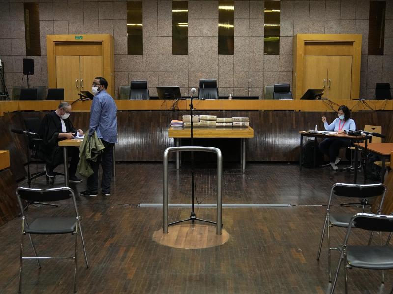 Der Gerichtssaal vor dem Prozess gegen Karim Benzema