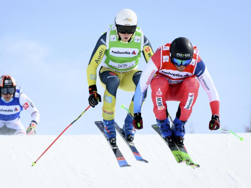 Skicross-Weltcup in Kanada: Der deutsche Florian Wilmsmann (M) wird Zweiter