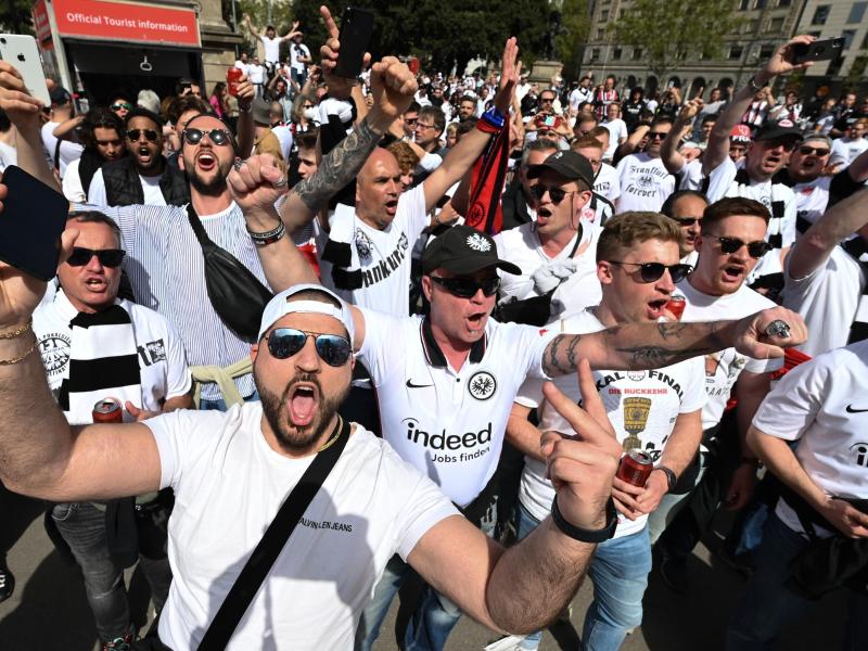 Klamotten von Fußball-Klubs sind bei der Darts-WM in Frankfurt nicht erwünscht