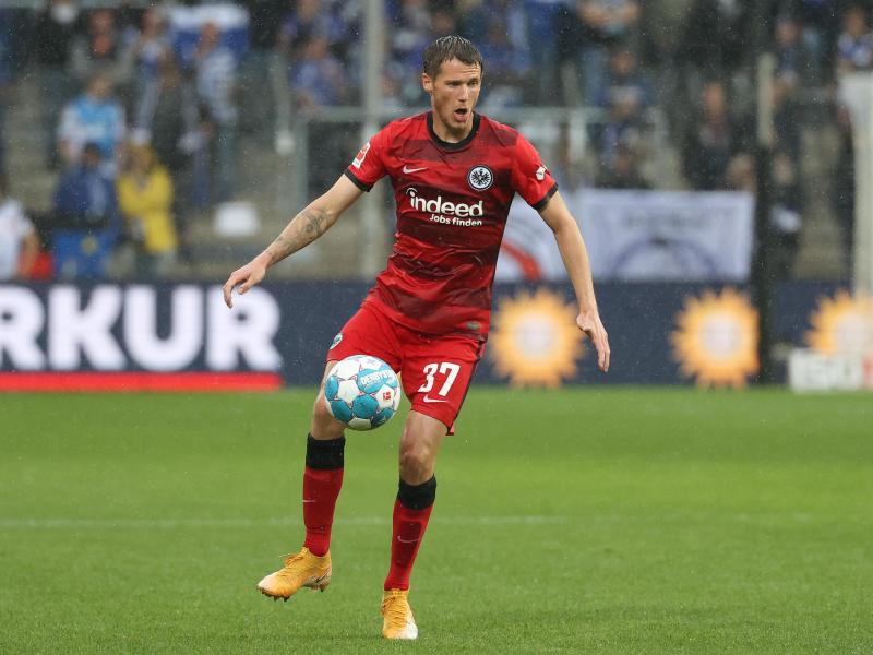Soll vor dem Wechsel zum FC Kaiserslautern stehen: Erik Durm von Eintracht Frankfurt