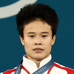 Zhihui Hou