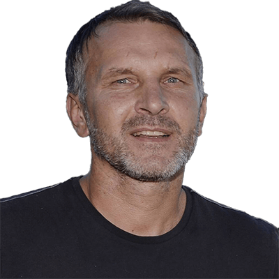 Roman Skuhravý