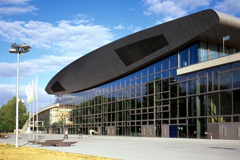 Max-Schmeling-Halle Max-Schmeling-Halle