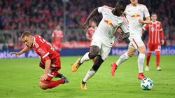 Barca hat angeblich Interesse an Joshua Kimmich (li.) und Dayot Upamecano (re.)