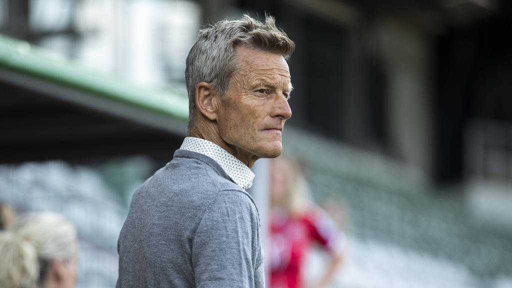 Nationaltrainer Lars Söndergaard reagiert geschockt