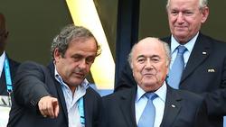 Platini (l.) und Blatter werden Betrug vorgeworfen