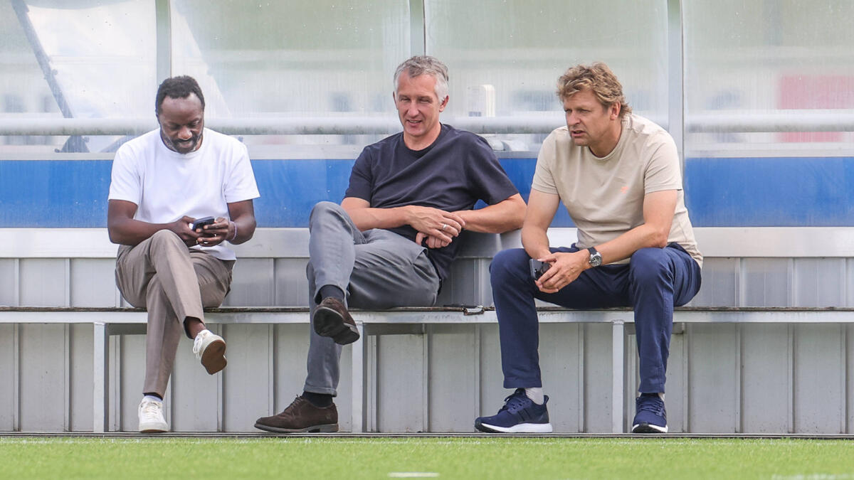 Frank Baumann (M.) erlebte eine intensive, erste Transferphase auf Schalke