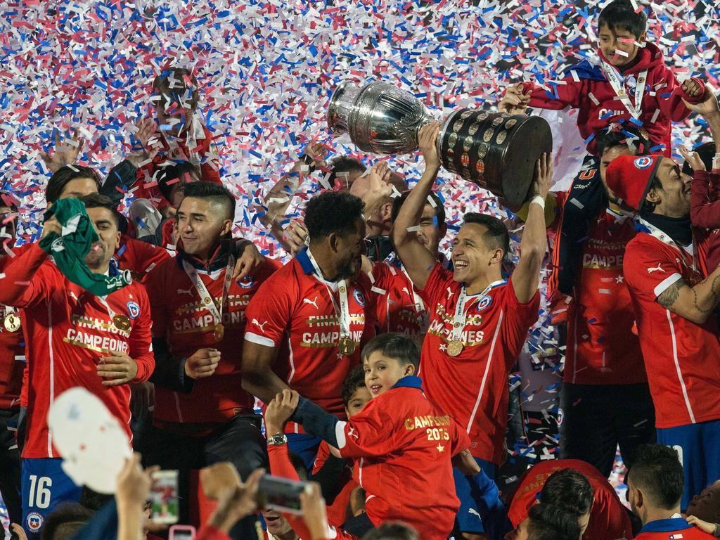 Chiles Kicker feiern nach dem Sieg in der Copa América 2015