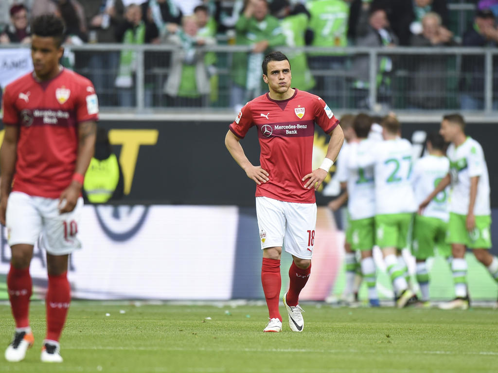 Kein Wiedersehen: Filip Kostić (M.) wechselt nicht nach Wolfsburg