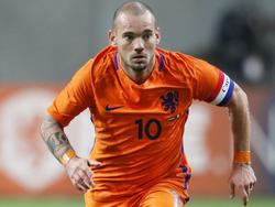Wesley Sneijder zet aan voor een sprint in het oefenduel tussen Nederland en België. (09-11-2016)