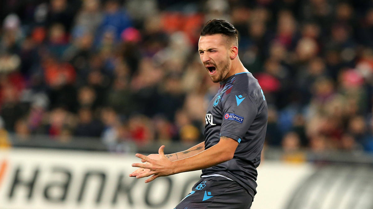Donis Avdijaj flirtet mit einer Rückkehr zum FC Schalke 04 Donis Avdijaj flirtet mit einer Rückkehr zum FC Schalke 04