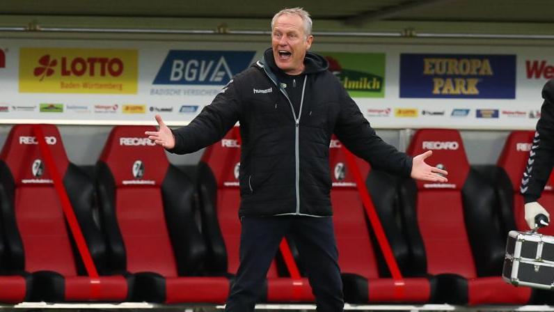 Trainer Christian Streich war mit dem SC Freiburg wieder kein Sieg über Borussia Dortmund vergönnt