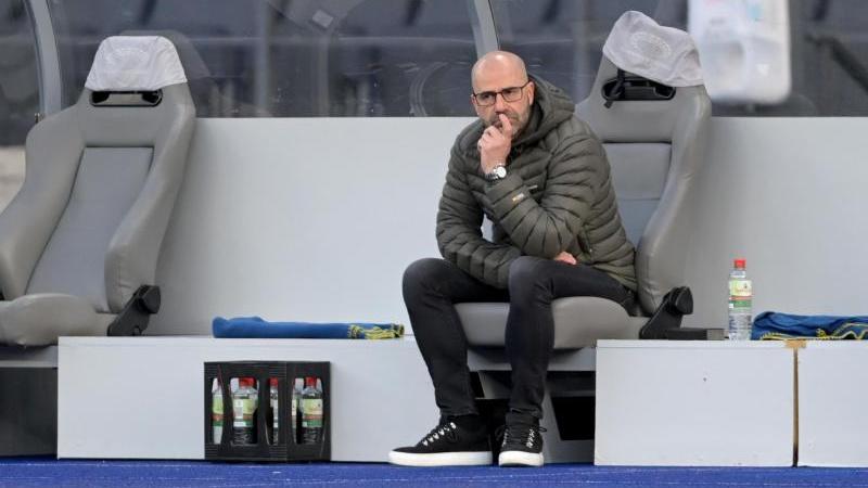 Will auch gegen Schalke auf Bayers Bank setzten: Trainer Peter Bosz