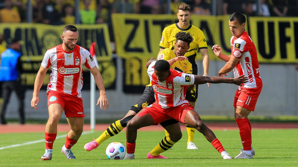 Der BVB mühte sich gegen Erfurt zu einem 2:1-Sieg Der BVB mühte sich gegen Erfurt zu einem 2:1-Sieg