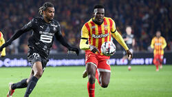 Juma Bah (r.) wird mit dem 1. FC Köln in Verbindung gebracht