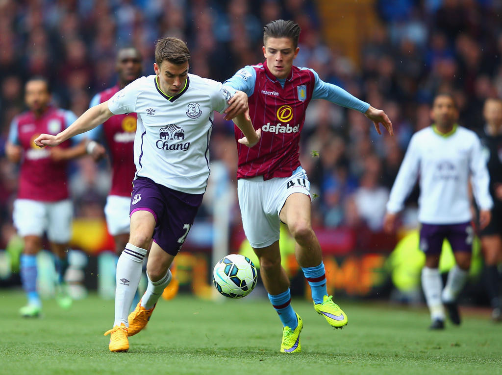 Jack Grealish (r.)