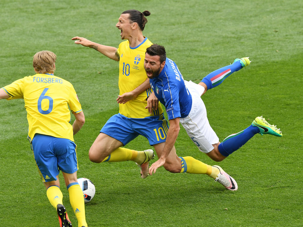 Italia y Suecia se vieron las caras en el grupo E de la pasada Eurocopa. (Foto: Getty)