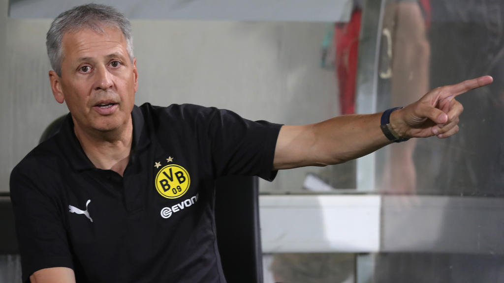 Lucien Favre startet in seine erste Bundesliga-Saison mit dem BVB Lucien Favre startet in seine erste Bundesliga-Saison mit dem BVB